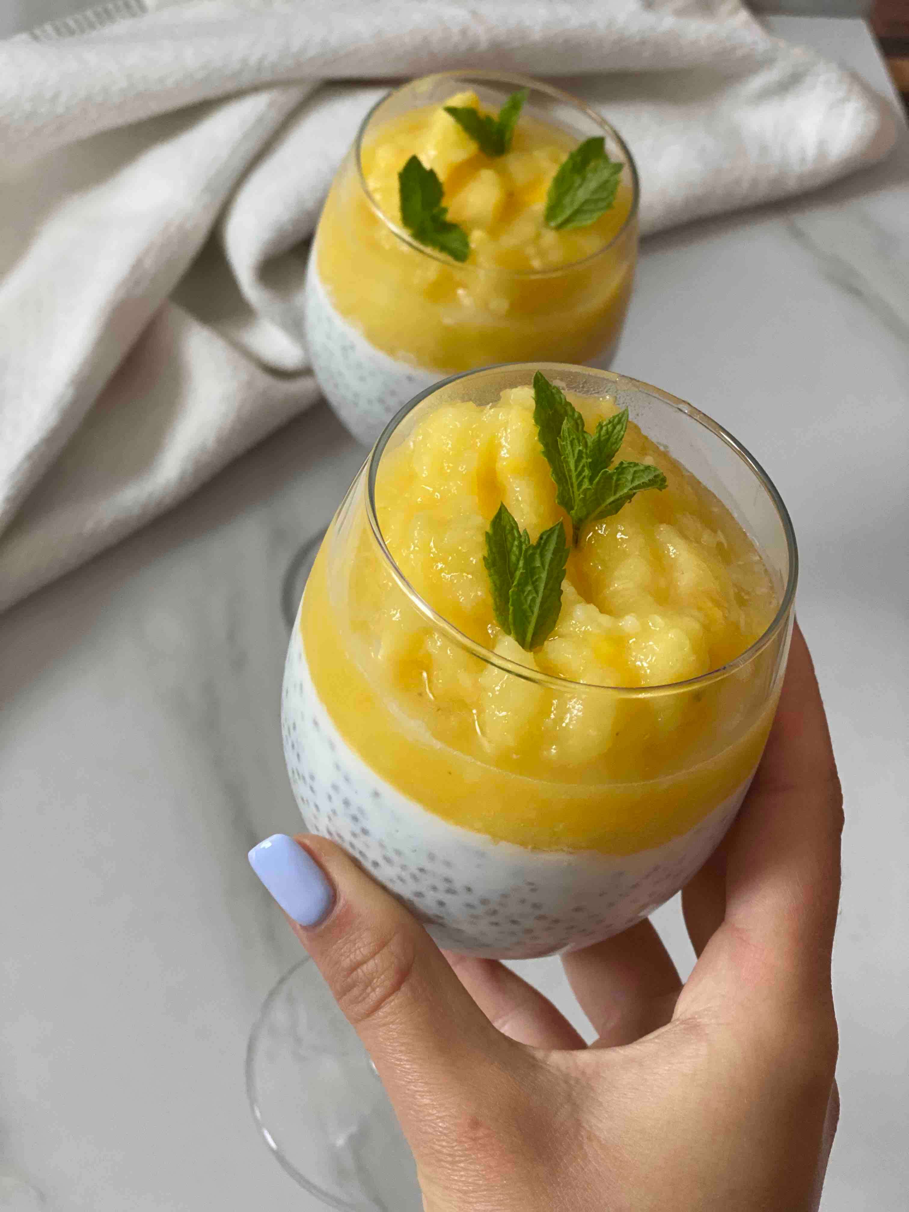 Pudding chia z musem mango